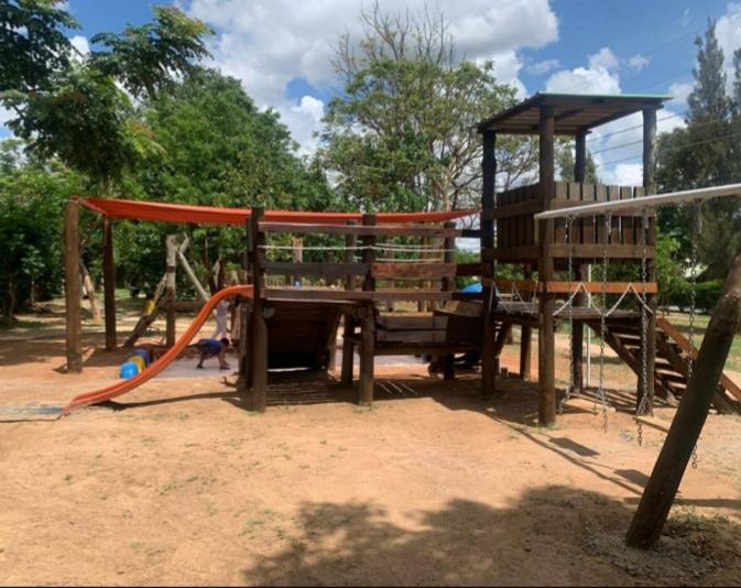 Sanctuary Aparthotel-Ac-Garden- Solar-Wi-Fi -Firepit-Park-Carport Lusaka Dış mekan fotoğraf